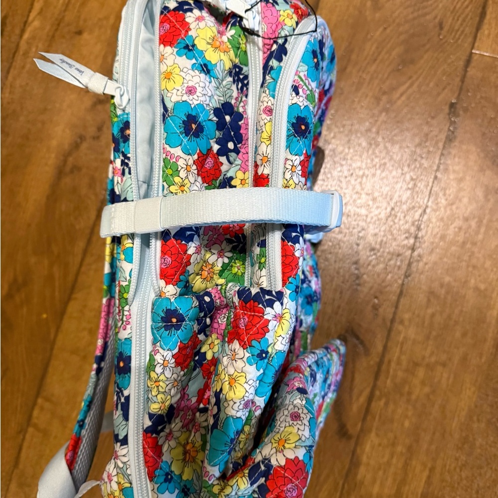 Vera Bradley Floral Essential Expandable Backpack NWOT - Picture 9 of 9